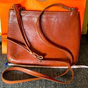 EUC Lucky brand Leather Crossbody / shoulder bag